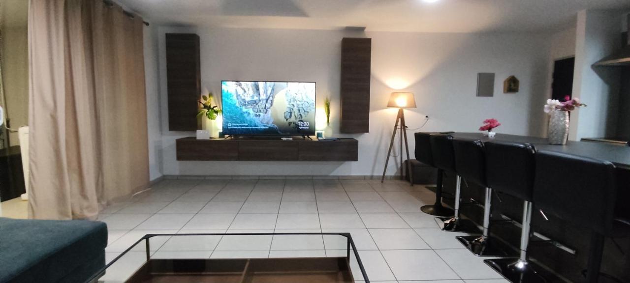 פאפיט Elegant F3 A La Villa Stencer, Papeete, Calme Climatise Et Spacieux מראה חיצוני תמונה