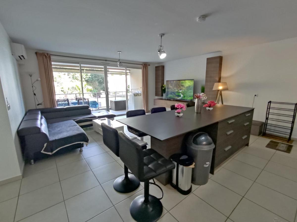 פאפיט Elegant F3 A La Villa Stencer, Papeete, Calme Climatise Et Spacieux מראה חיצוני תמונה