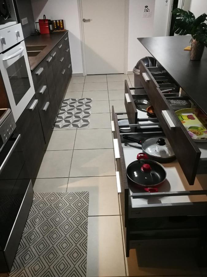 פאפיט Elegant F3 A La Villa Stencer, Papeete, Calme Climatise Et Spacieux מראה חיצוני תמונה