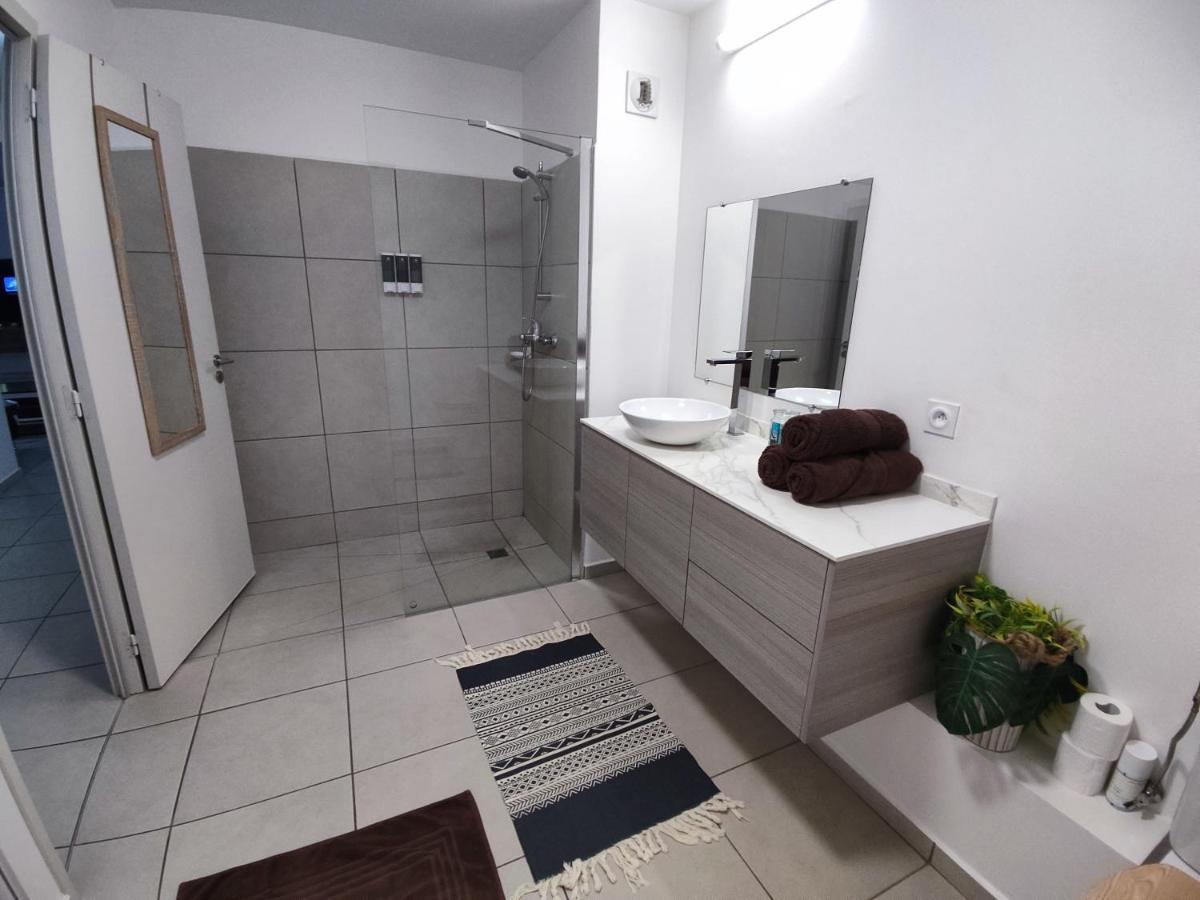 פאפיט Elegant F3 A La Villa Stencer, Papeete, Calme Climatise Et Spacieux מראה חיצוני תמונה